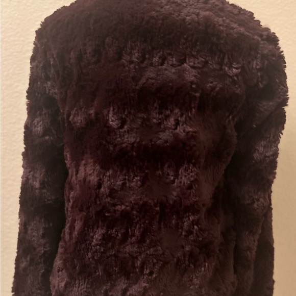 Sanctuary Fur Shell  Color: burgundy/ Wine - Picture 6 of 7